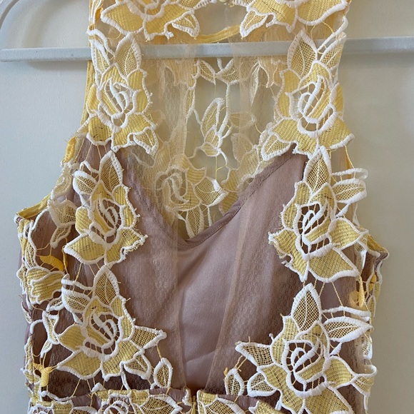 Revolve NBD Harriet Floral Lace Bodycon Mini Dress Yellow White $188 Size Medium - Picture 6 of 7